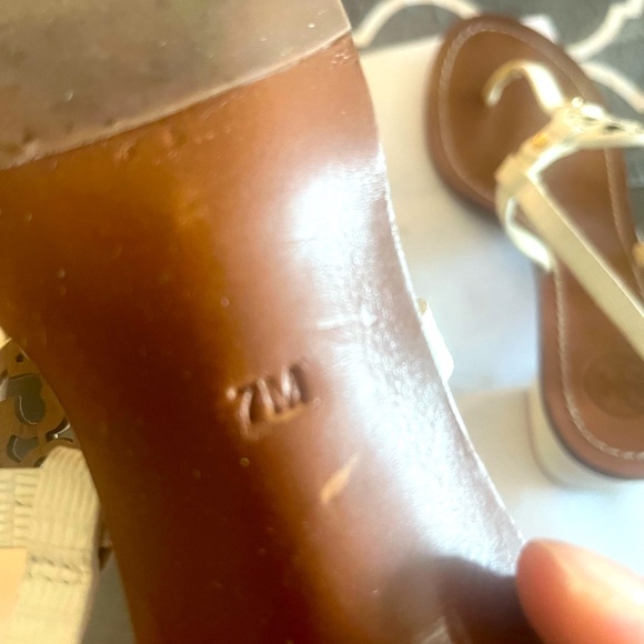 Toryburch sandals 7M - Picture 1 of 4